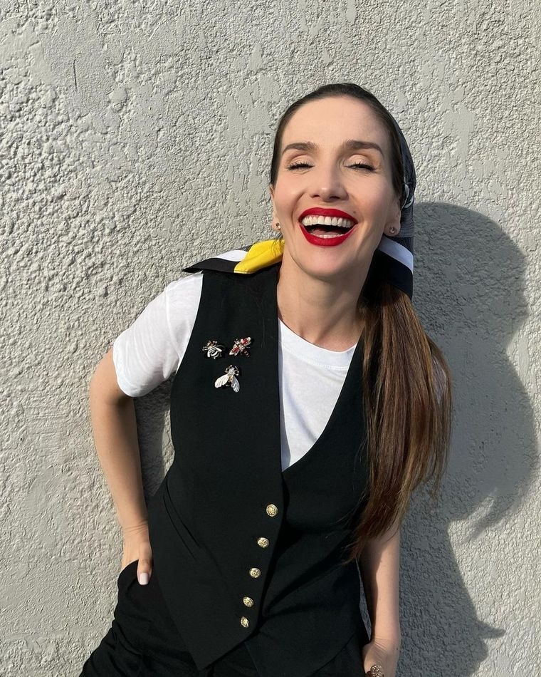 Natalia Oreiro y Karina Mazzocco se convierten en seguidoras de la tendencia del chaleco sastre. Foto: Instagram