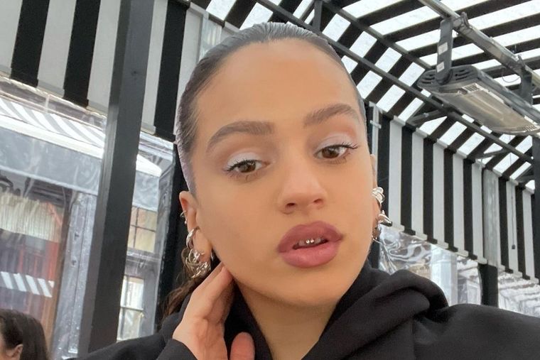 ROSALÍA LA CANTANTE ESTÁ TRIUNFANDO CON EL MOTOMAMI WORLD TOUR Foto: Instagram Rosalía