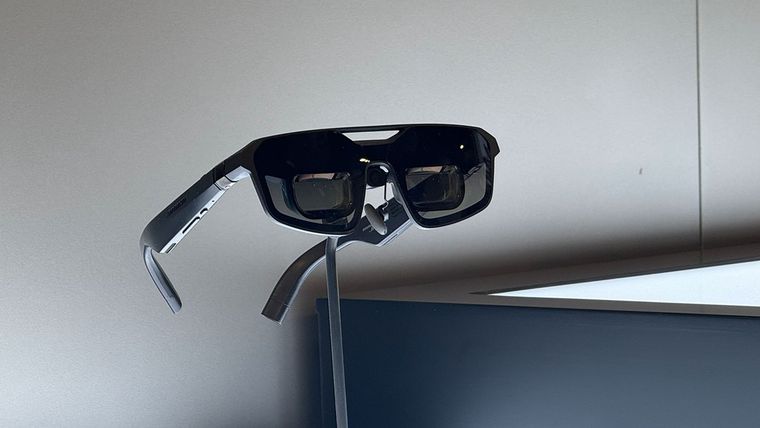 Sonido firmado por Bose y óptica electrocrómica refuerzan la inmersión en estas gafas de realidad virtual. Sonido firmado por Bose y óptica electrocrómica refuerzan la inmersión en estas gafas de realidad virtual.