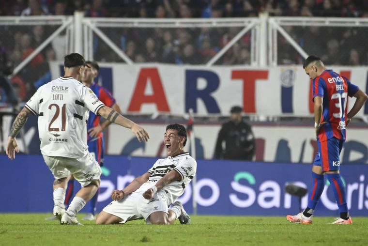 Tercer batacazo al hilo de Platense ante un equipo grande: eliminó a San Lorenzo y jugará la final ante Huracán. Foto: FotoBaires