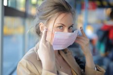 La mascarilla ha potenciado ciertas patologías de la piel y ha creado otras. Foto: Foto de Personas creado por wirestock - www.freepik.es