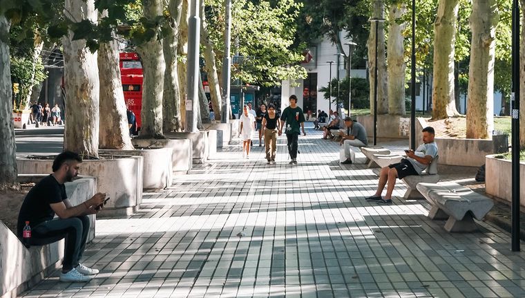 El calor seguirá dominando Mendoza durante la jornada del jueves, antes de un fin de semana inestable. El calor seguirá dominando Mendoza durante la jornada del jueves, antes de un fin de semana inestable.