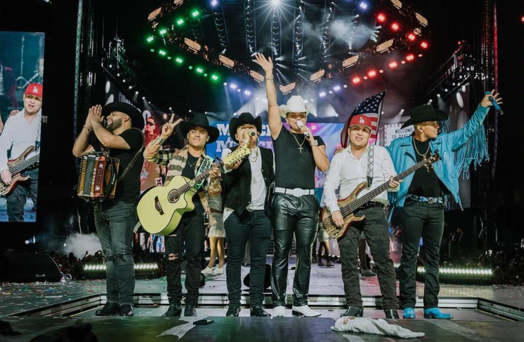 Grupo Firme ha realizado colaboraciones con artistas muy reconocidos de México