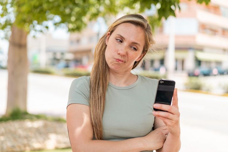 Estos signos siempre están pendientes de sus antiguas parejas. Foto: Shutterstock