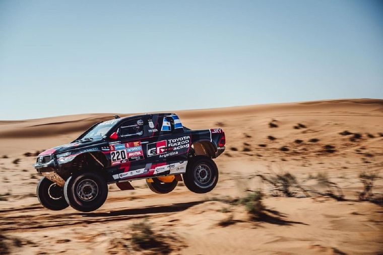 La Toyota de Juan Cruz en el aire. Foto: Instagram