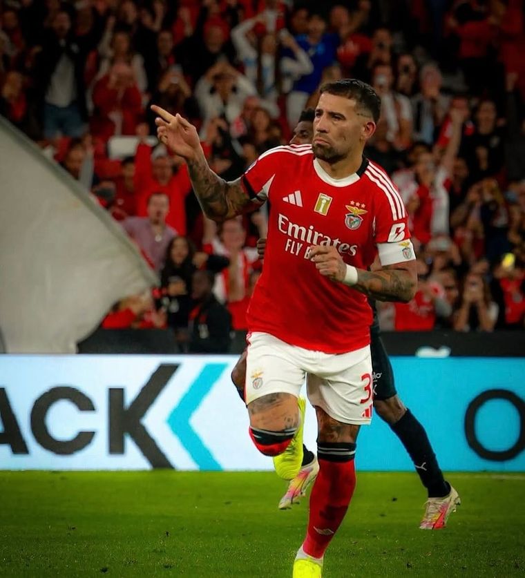 Nicolás Otamendi evalúa su futuro y en River crece la ilusión de sumarlo como refuerzo. Nicolás Otamendi evalúa su futuro y en River crece la ilusión de sumarlo como refuerzo.