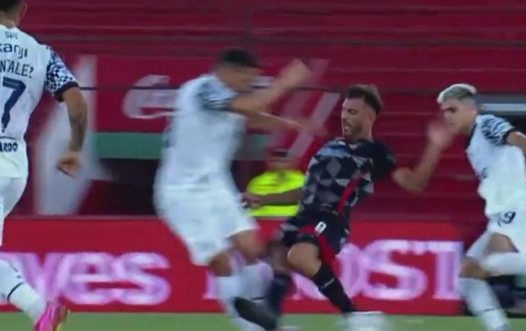 Se filtró el audio del VAR sobre la plancha de Domínguez a Marcone Foto: Liga Profesional