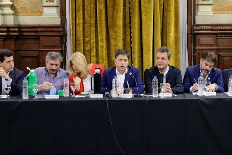 La mayoría de los interesados en la unidad pueden entrar en una foto, pero no en una lista. El Movimiento Derecho al Futuro se topa con su pasado reciente. La mayoría de los interesados en la unidad pueden entrar en una foto, pero no en una lista. El Movimiento Derecho al Futuro se topa con su pasado reciente.