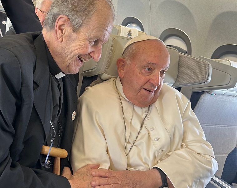 Andrés Swinnen, sacerdote jesuita de 85 años, vive en Córdoba y fue amigo personal y compañero de noviciado de Jorge Mario Bergoglio. Foto: Gentileza