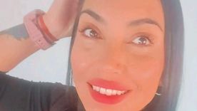 Claudia Scarzzolo, la mujer que fue hallada muerta en el patio de su casa en Ezeiza. Claudia Scarzzolo, la mujer que fue hallada muerta en el patio de su casa en Ezeiza.