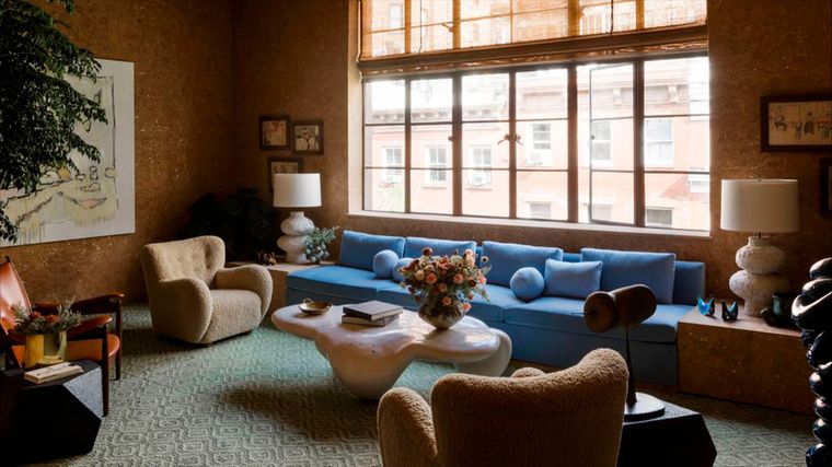 Las tendencias de color de 2026 se están inclinando hacia lo terroso, lo cálido y lo natural. Créditos: M. Williams / Huniford Design Studio