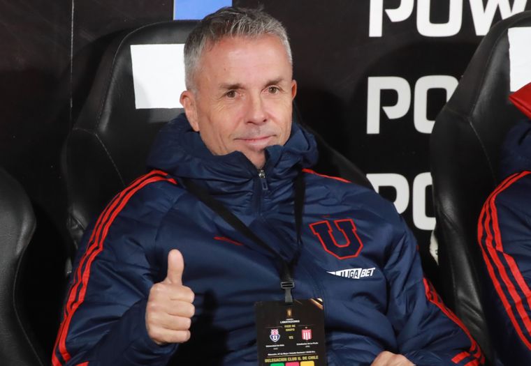 Gustavo Álvarez, el DT que comenzó casi de casualidad y hoy le toca un desafío pesado. Su recorrido y los logros que lo pusieron en el radar de un grande del fútbol argentino.