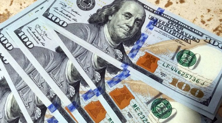 El dólar blue cerró la semana subiendo Foto: ALF PONCE / MDZ