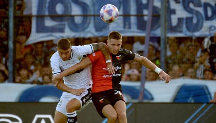 Colón y Gimnasia tienen todo confirmado para el desempate. Foto: Télam