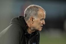 Marcelo Bielsa dirigirá con Urugay su tercer Mundial.