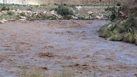 Las tareas en el descargador de fondo del dique provocarán un incremento del caudal del río Mendoza. Piden evitar toda actividad en sus márgenes.