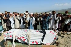 Sepelio de un civil muerto en Afganistán. Foto: Reuters Sepelio de un civil muerto en Afganistán. Foto: Reuters