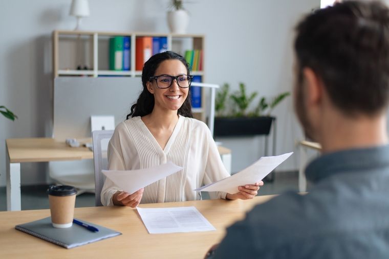 El currículum es tu mejor carta de presentación al postularte para un trabajo. Foto: Shutterstock