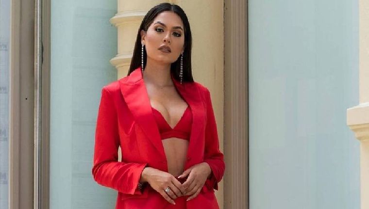 Andrea Meza nos enseña a llevar el estampado a cuadros de la manera más chic Foto: Qué Noticias