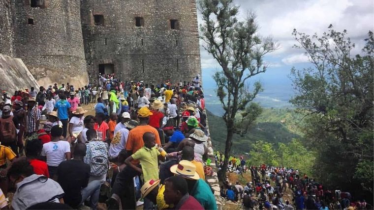 El evento que derivó en la tragedia se realizó en el monumento histórico Ciudadela de Laferriere, en Milot, Haití. El evento que derivó en la tragedia se realizó en el monumento histórico Ciudadela de Laferriere, en Milot, Haití.