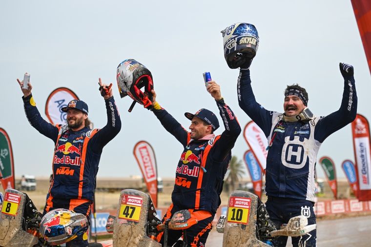 Los tres mejores de las motos. Foto: @dakar