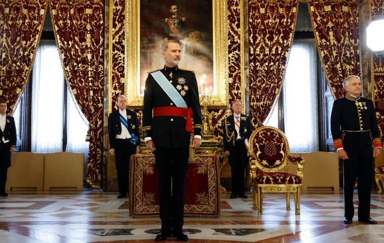 El rey Felipe VI de España asumió luego de la abdicación de su padre Foto: Twittter @CasaReal