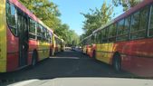 estacionan en cualquier lado: la molesta costumbre de una linea de colectivos en godoy cruz estacionan en cualquier lado: la molesta costumbre de una linea de colectivos en godoy cruz