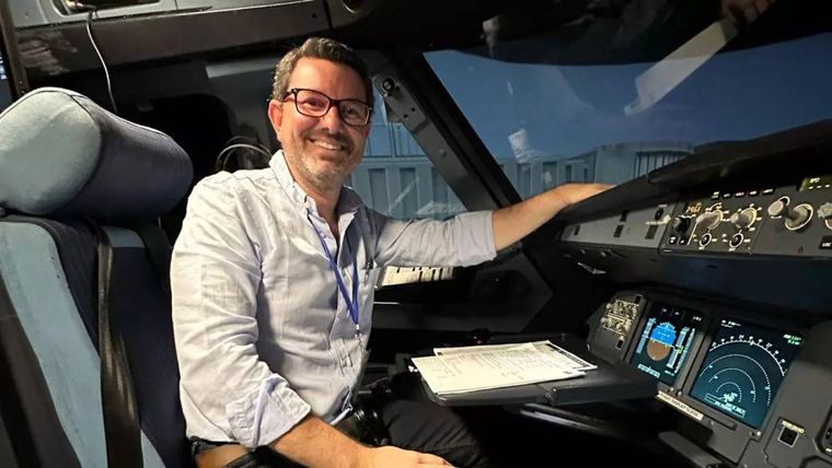 Agustín Issin, el piloto que fue contratado para transportar a Adorni. Foto: El Diario AR Agustín Issin, el piloto que fue contratado para transportar a Adorni. Foto: El Diario AR