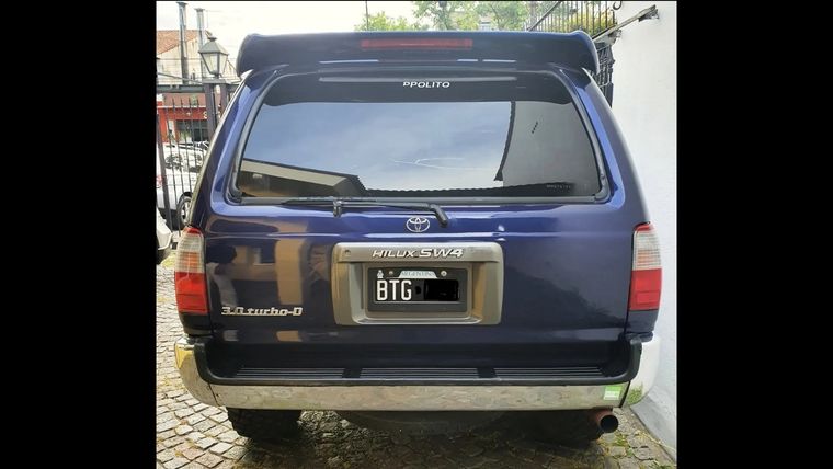 TOYOTA HILUX SW4