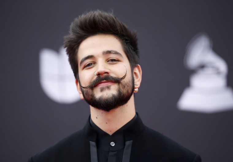 Foto: https://www.infobae.com/america/colombia/2021/03/17/el-cantante-colombiano-camilo-celebro-sus-27-anos-cantando-en-el-reconocido-programa-de-jimmy-fallon/