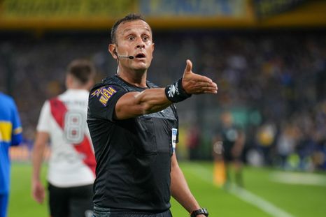 Herrera fue designado para dirigir al Tomba. Herrera fue designado para dirigir al Tomba.