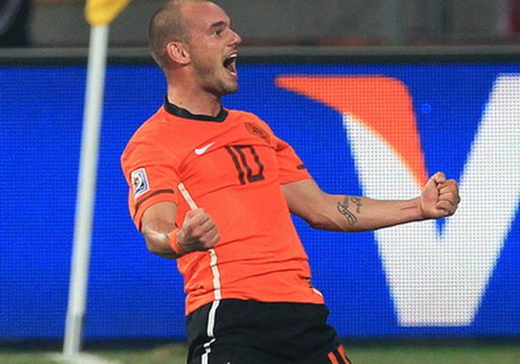 Wesley Sneijder muestra su alegría después de marcar el 2-1. Foto: EFE Wesley Sneijder muestra su alegría después de marcar el 2-1. Foto: EFE