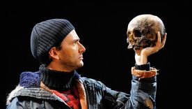 David Tennant como Hamlet.