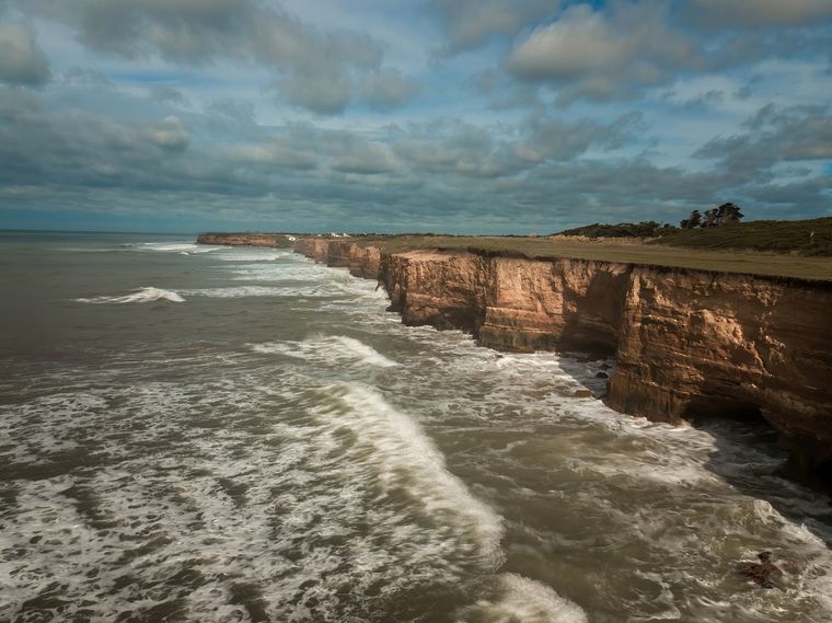 Con impresionantes acantilados y hermosas playas este es el nuevo destino que atrae a turistas en Mar del Plata Foto: Shutterstock