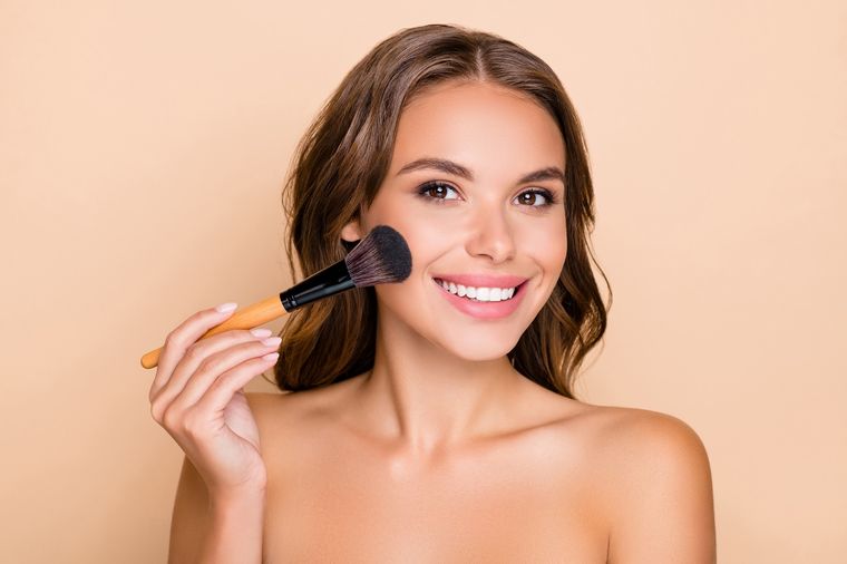No verse maquillada es la tendencia del momento. Foto: Shutterstock