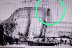 La metanfetamina estaba oculta dentro de la barra alerón de la camioneta. Foto: Gendarmería Nacional