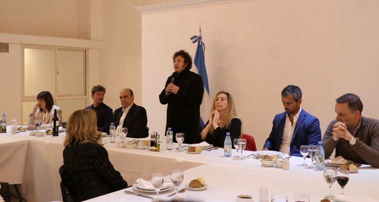 El evento recordó al asado en la Quinta de Olivos donde Javier Milei recibió a los 87 