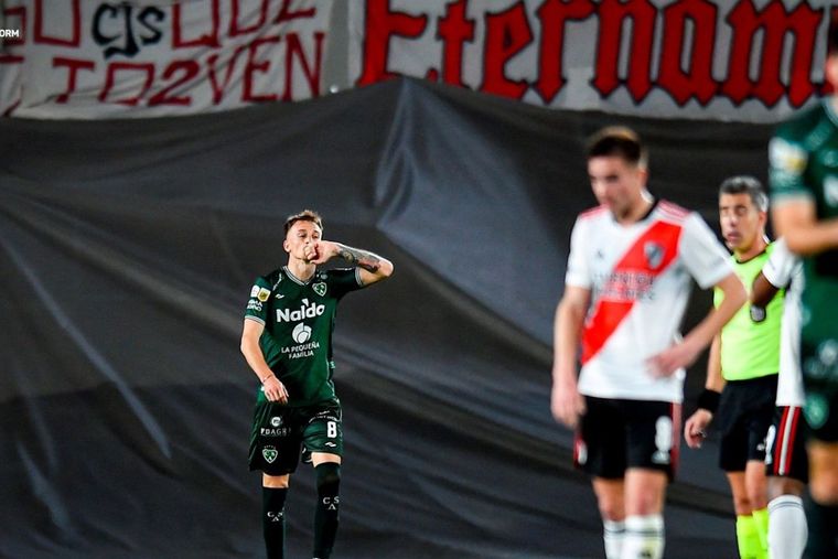 Mainero, una de las figuras del triunfo de Sarmiento ante River.