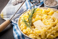 Receta de puré de patatas con ajo y romero: un toque de sabores Foto: Shutterstock