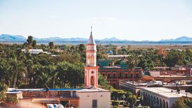 Las calles coloniales de El Fuerte conservan la esencia de uno de los pueblos más importantes del noroeste mexicano. Las calles coloniales de El Fuerte conservan la esencia de uno de los pueblos más importantes del noroeste mexicano.