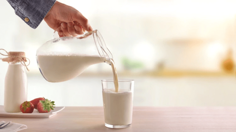 La leche es uno de los alimentos de mayor consumo Foto: Shutterstock