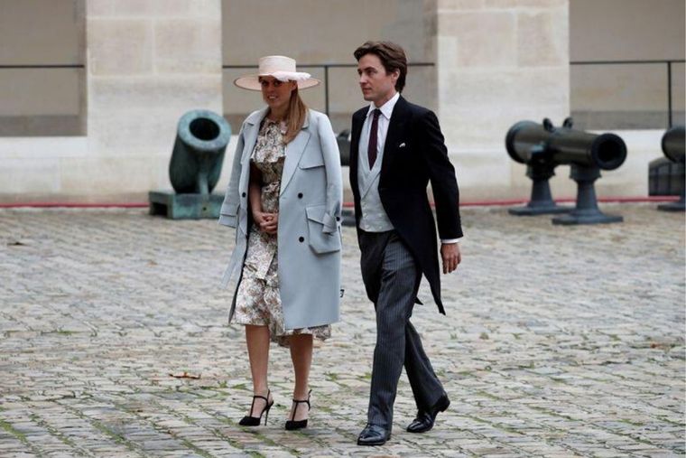 Princesa Beatriz, Reina Isabel, realeza