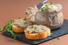Receta paso a paso de paté de hígado de pollo casero Foto: Shutterstock