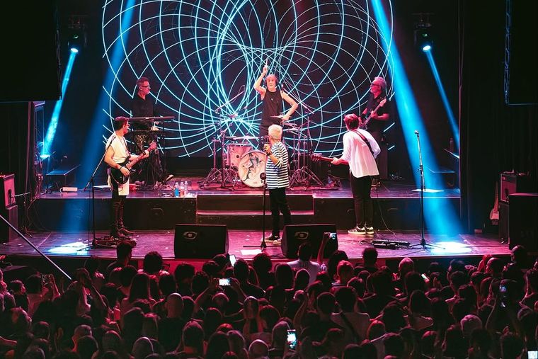 Virus celebrará los 40 años de su emblemático álbum "Locura" en el Arena Maipú Teatro. Virus celebrará los 40 años de su emblemático álbum "Locura" en el Arena Maipú Teatro.