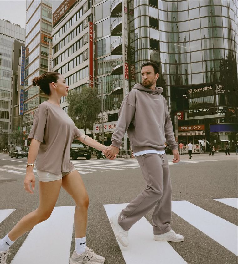 El defensor argentino presentó una línea minimalista junto a Carolina Calvagni basada en el concepto del Ikigai. El defensor argentino presentó una línea minimalista junto a Carolina Calvagni basada en el concepto del Ikigai.