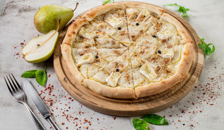 Pizza de pera, gorgonzola y nuez: una delicia dulce y salada Foto: Shutterstock