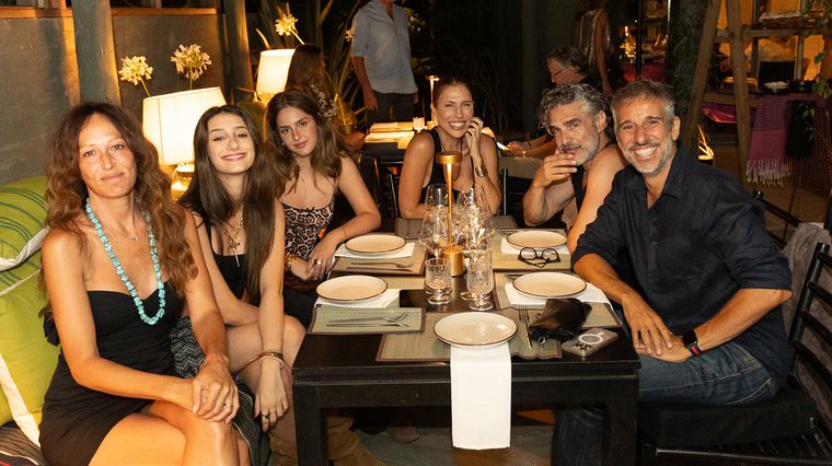 Leo Sbaraglia disfrutó con amigos. Leo Sbaraglia disfrutó con amigos.