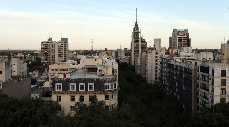 Por la mañana, el cielo en Mendoza estará nublado, pero después del mediodía comenzará a despejarse. Por la mañana, el cielo en Mendoza estará nublado, pero después del mediodía comenzará a despejarse.