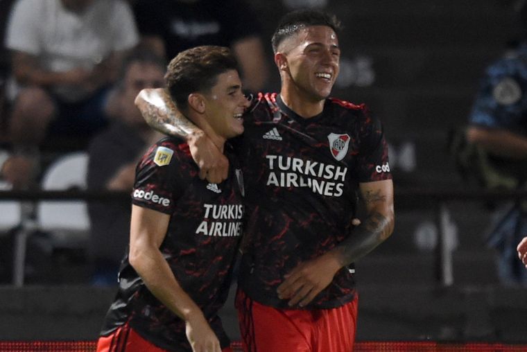 Julián Álvarez festeja su gol con Enzo Fernández Foto: River Plate