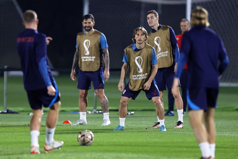 Croacia se entrenó el día previo a la semifinal contra Argentina. Foto: EFE